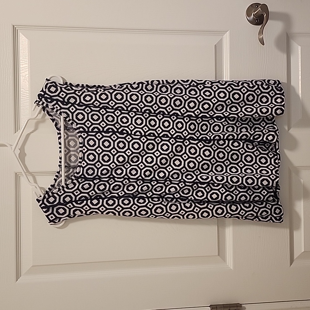 Top - no size tag but more like M